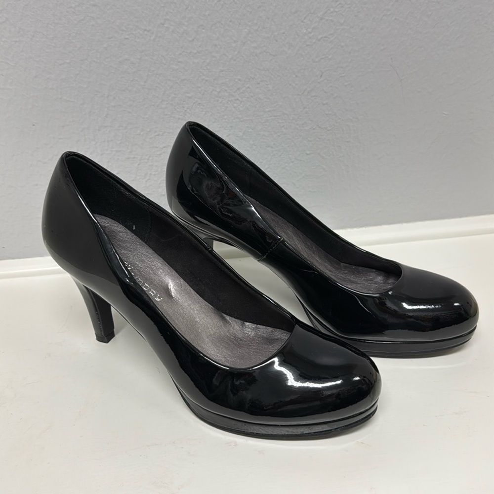 Black Patent Leather Heel Round Toe